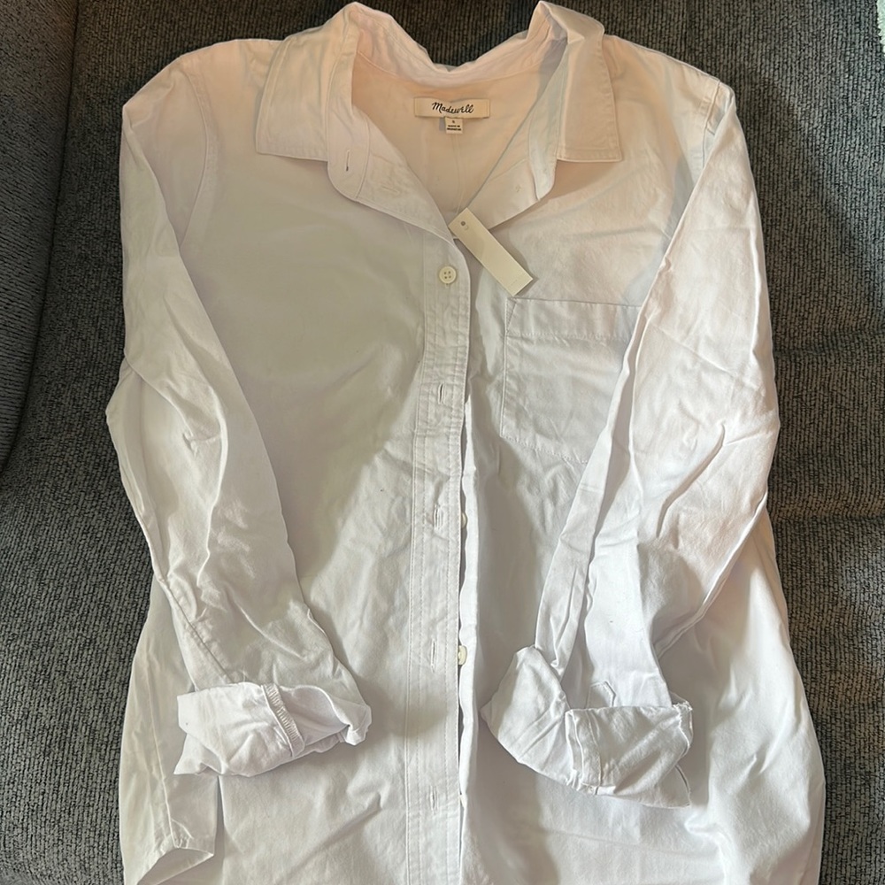 Madewell Button down  IT'S SMALL FOR ME